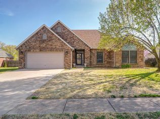 1126 E Ritter St, Republic, MO 65738