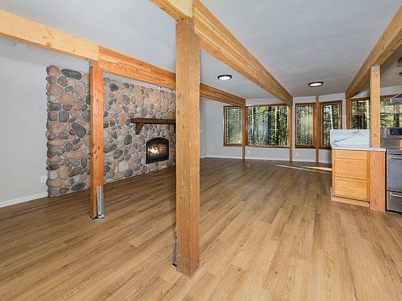 5th image of 17504 42nd St NE