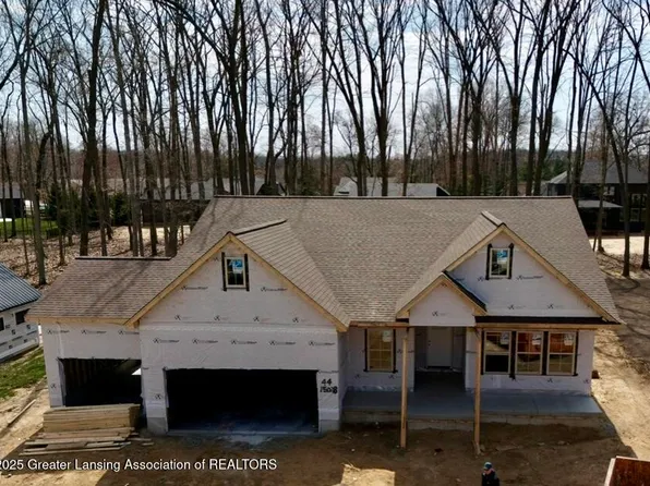 15028 Seniors Ct, Bath, MI 48808