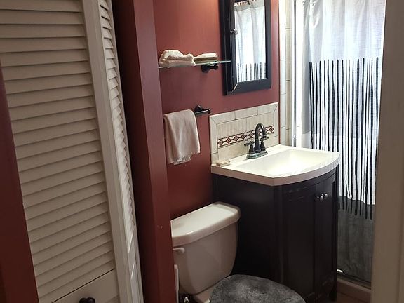 5th image of 415 Hamden Dr #9