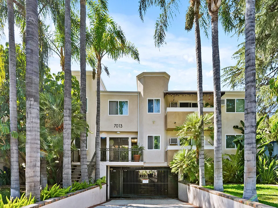 7013 Haskell Ave #203