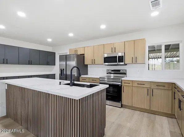 3144 N 34TH Street, Phoenix, AZ 85018