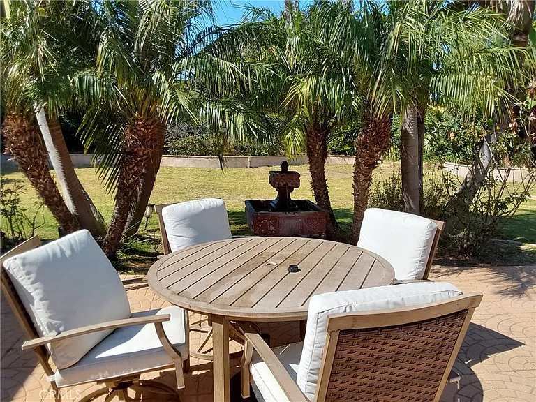 25941 Nellie Gail Rd — Photo 17