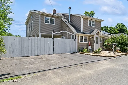 148 McKinley Ave Photo 1