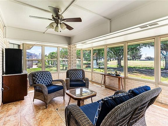 4th image of 7415 Golf Dr