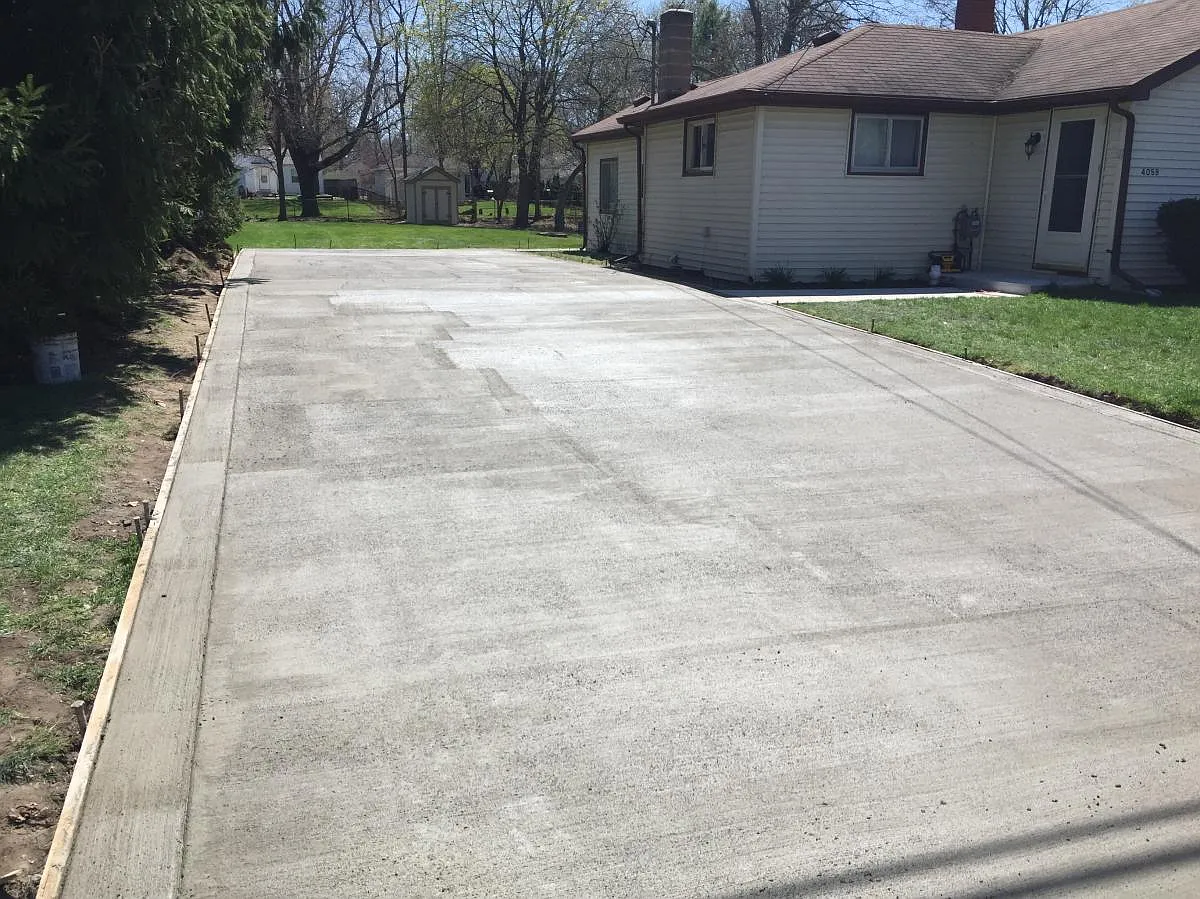 4059 Woodmere Drive — Photo 2
