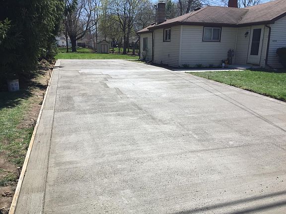2nd image of 4059 Woodmere Dr