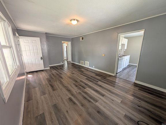 3rd image of 1212 W National Ave