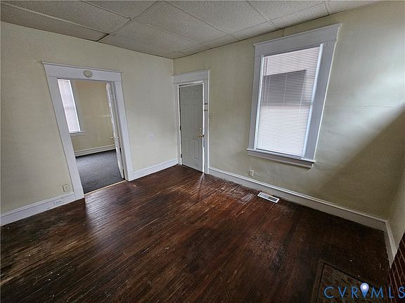 2nd image of 2205 National St