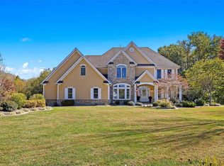 13308 Field Crest Rd, Highland, IL 62249