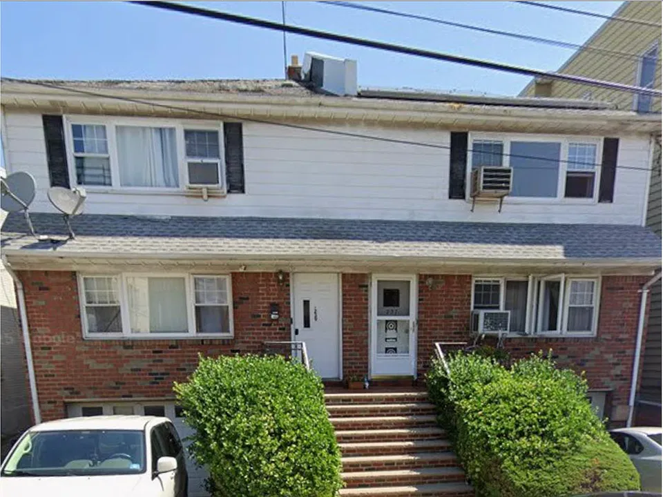 239 Riverview Pl #2