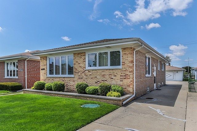 1st image of 4932 N Nordica Ave