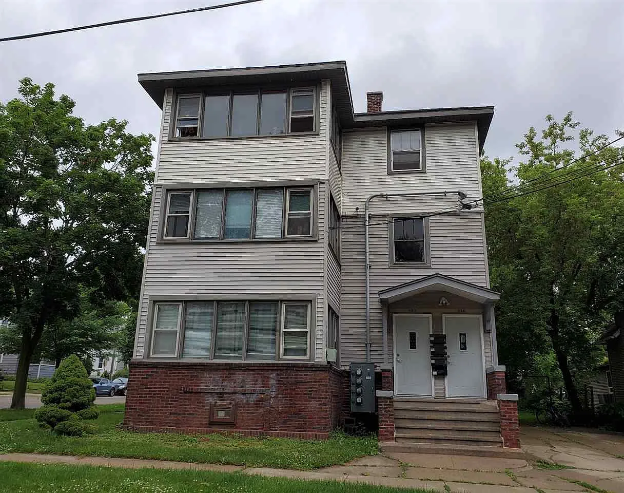 1 bed, 1.0 bath, 700 sqft, $1,300 — Photo 1