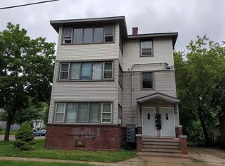 932 Emerald St #1B, Madison, WI 53715