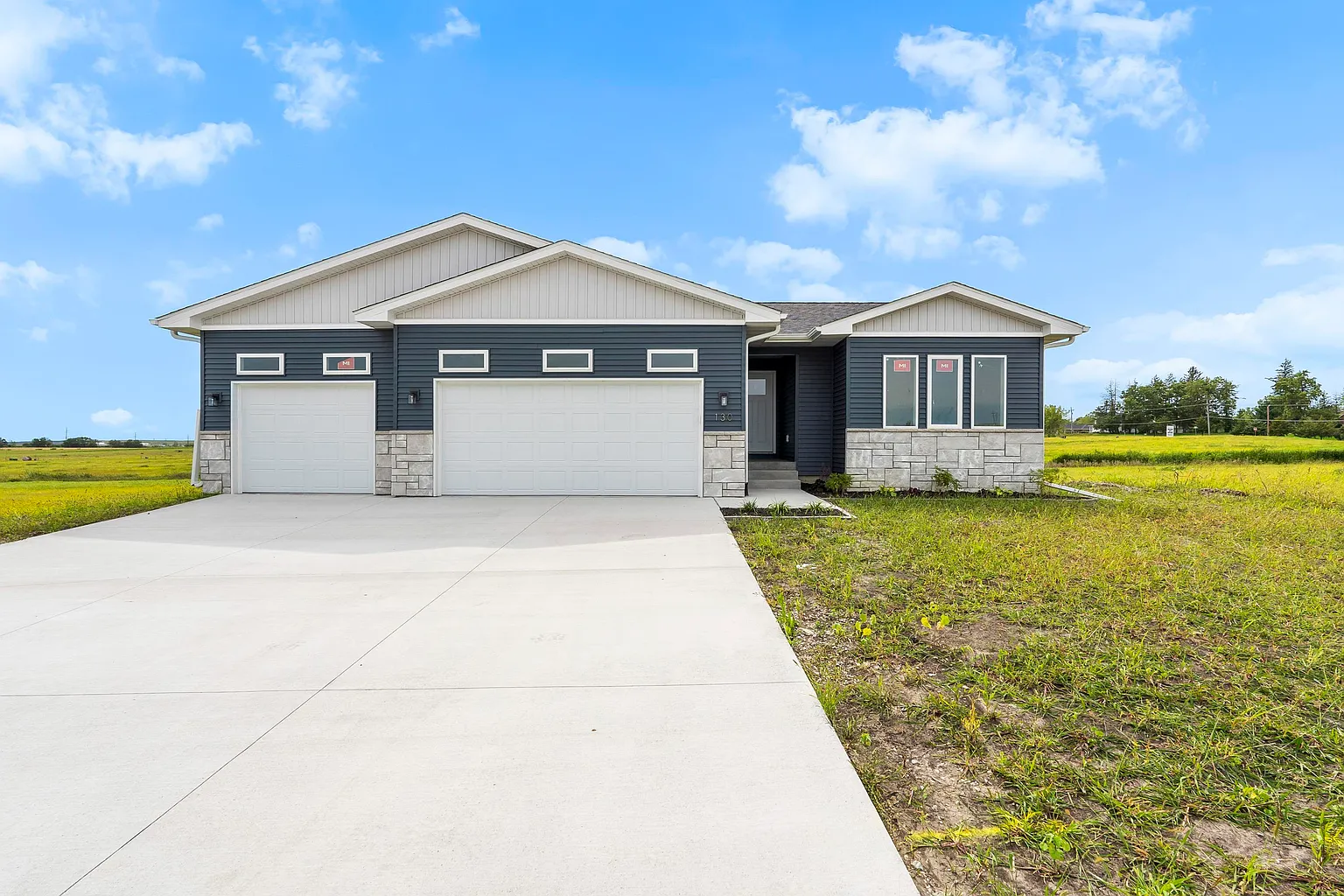 130 Moonlight Dr photo 1