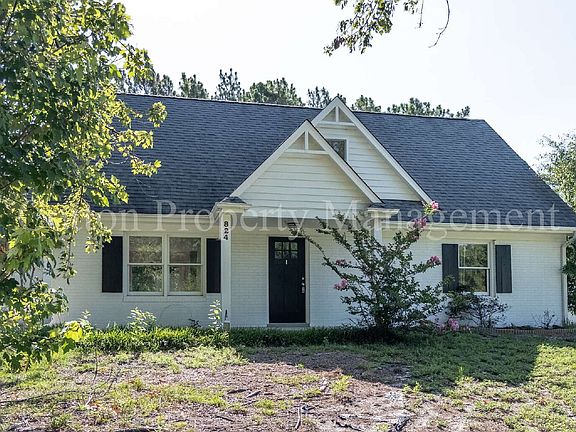 2nd image of 824 Haymarket Ln