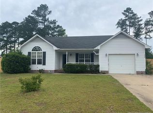 483 Northwoods Dr, Raeford, NC 28376