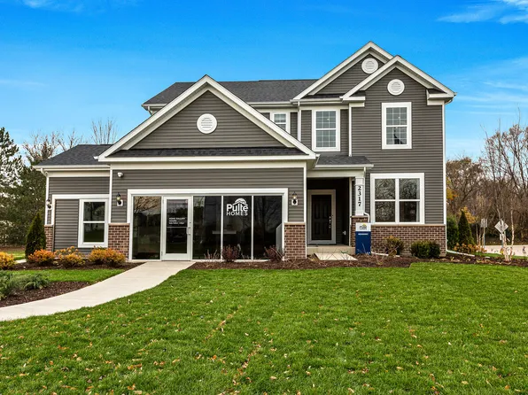 2210 Walnut Glen Blvd, Island Lake, IL 60042