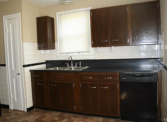 4th image of 3504 Dix Ave