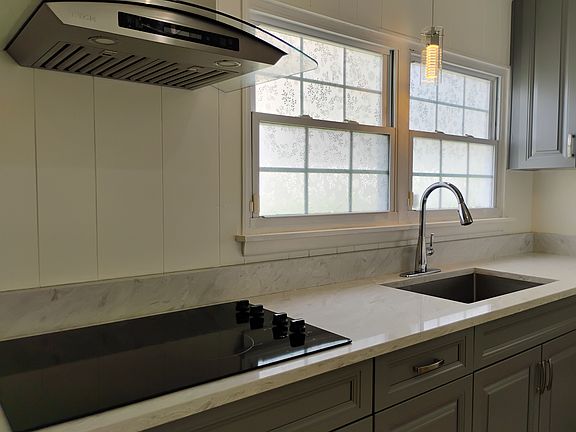 3rd image of 336 Taldan Ave #1