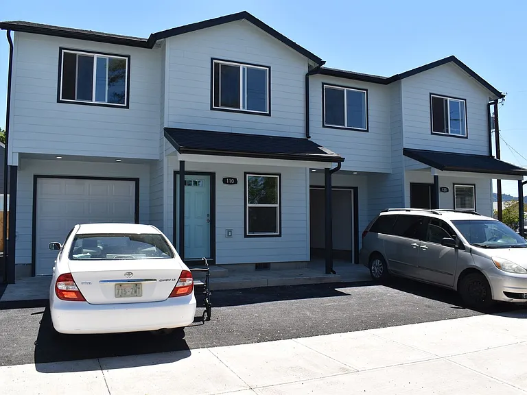 A St Townhomes — Photo 1