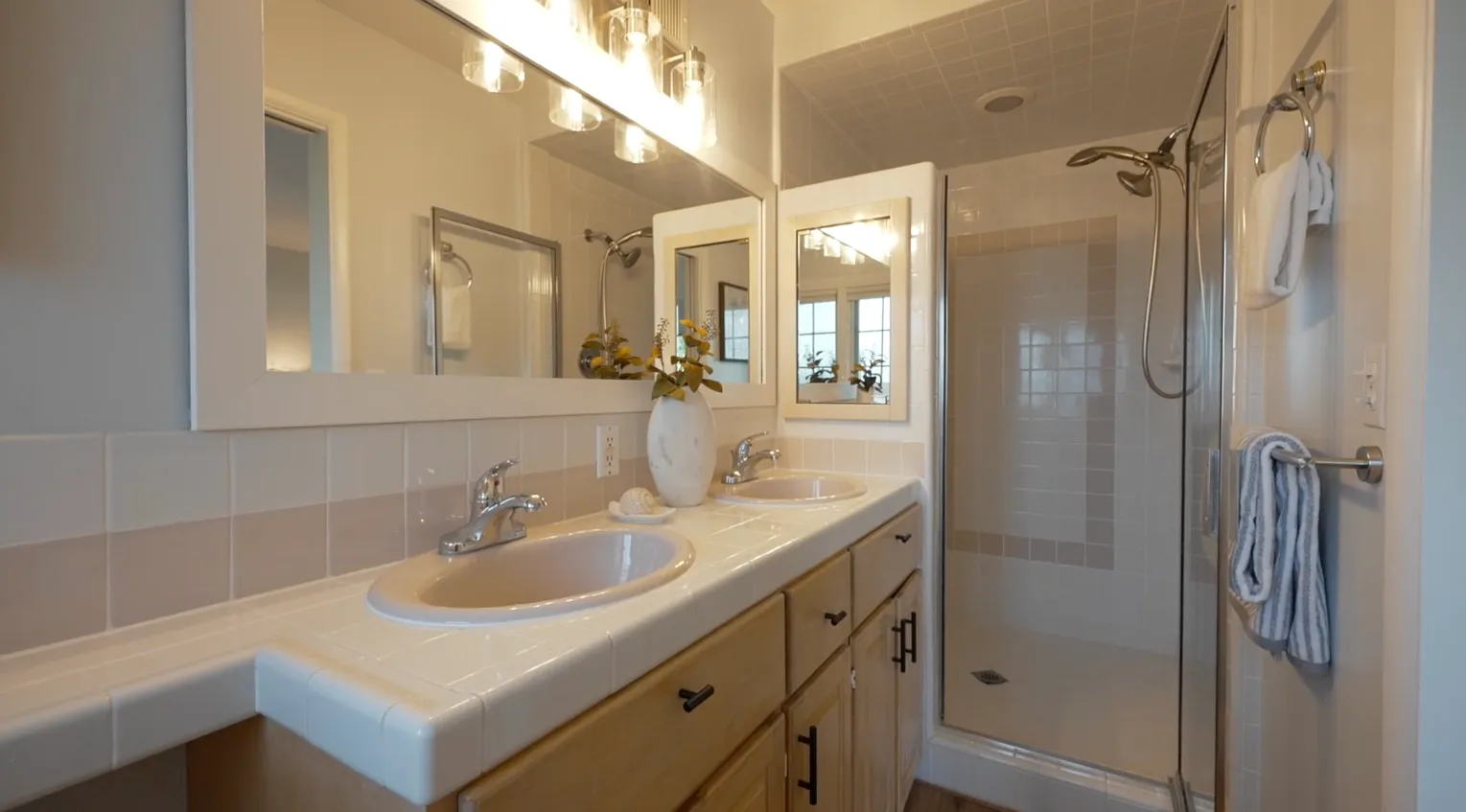 3 bed, 1598 sqft, $6,100 — Photo 1