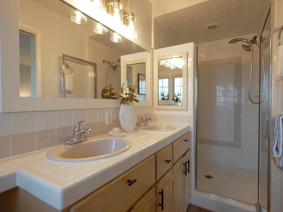 2414 Villa Nueva Way