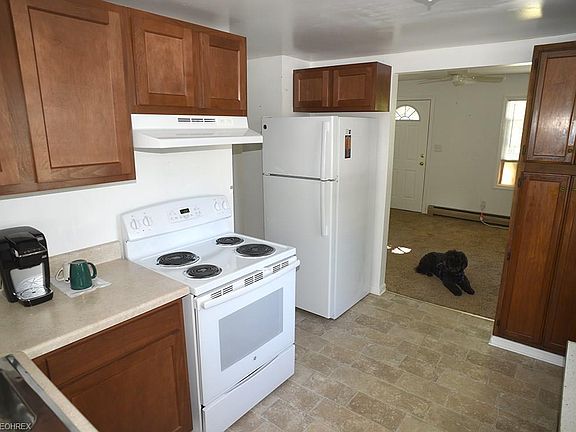 3rd image of 3431 Sanford Ave