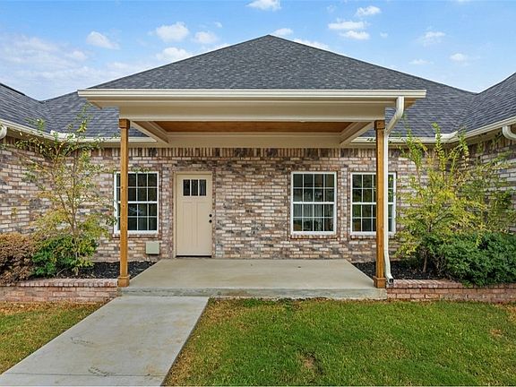5th image of 4703 Saint Andrews Dr