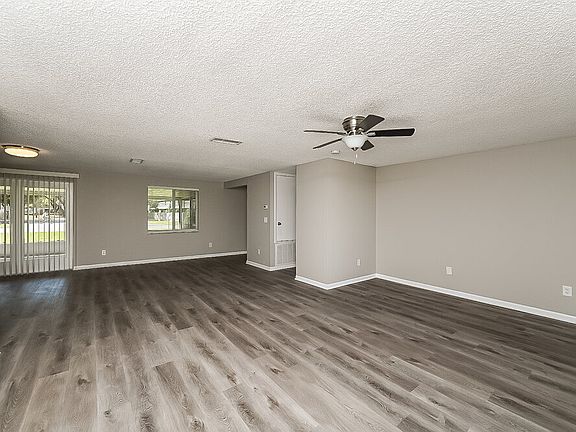 4th image of 643 Pine Forest Dr