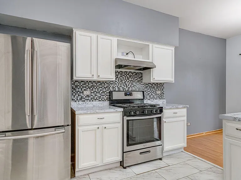 4023 Oak Tree Ln — Photo 4