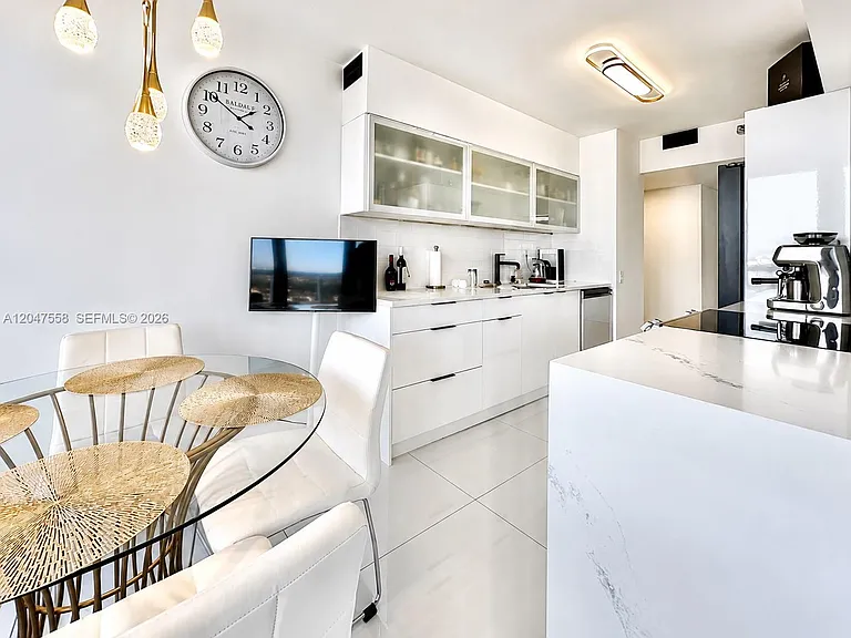 3640 Yacht Club Dr #1903 — Photo 11