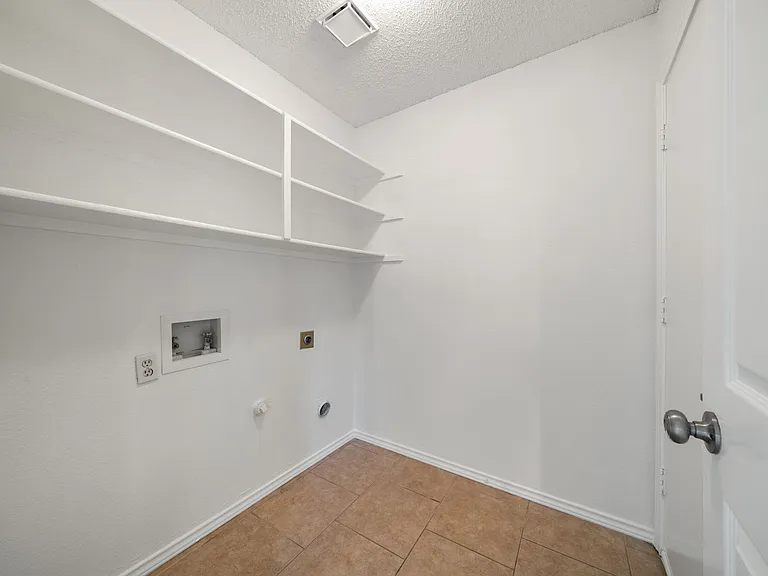 1414 Dudley Dr — Photo 22