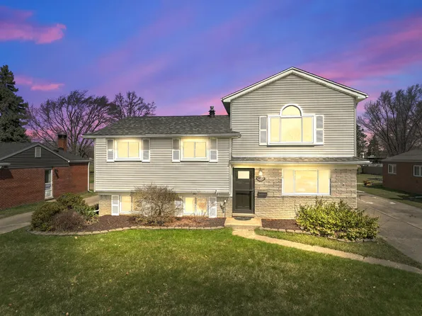 17129 E Forteen Mile Rd, Fraser, MI 48026