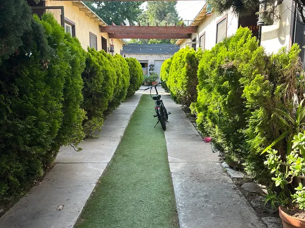 3320 Pearl St, Santa Monica, CA 90405
