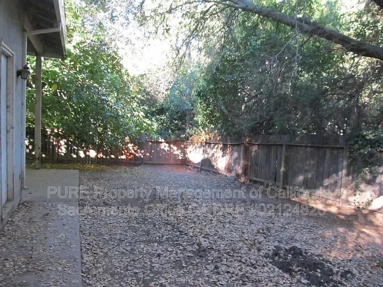 4525 Pennsylvania Ave #B — Photo 37