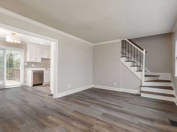 3rd image of 1608 Shady Ln