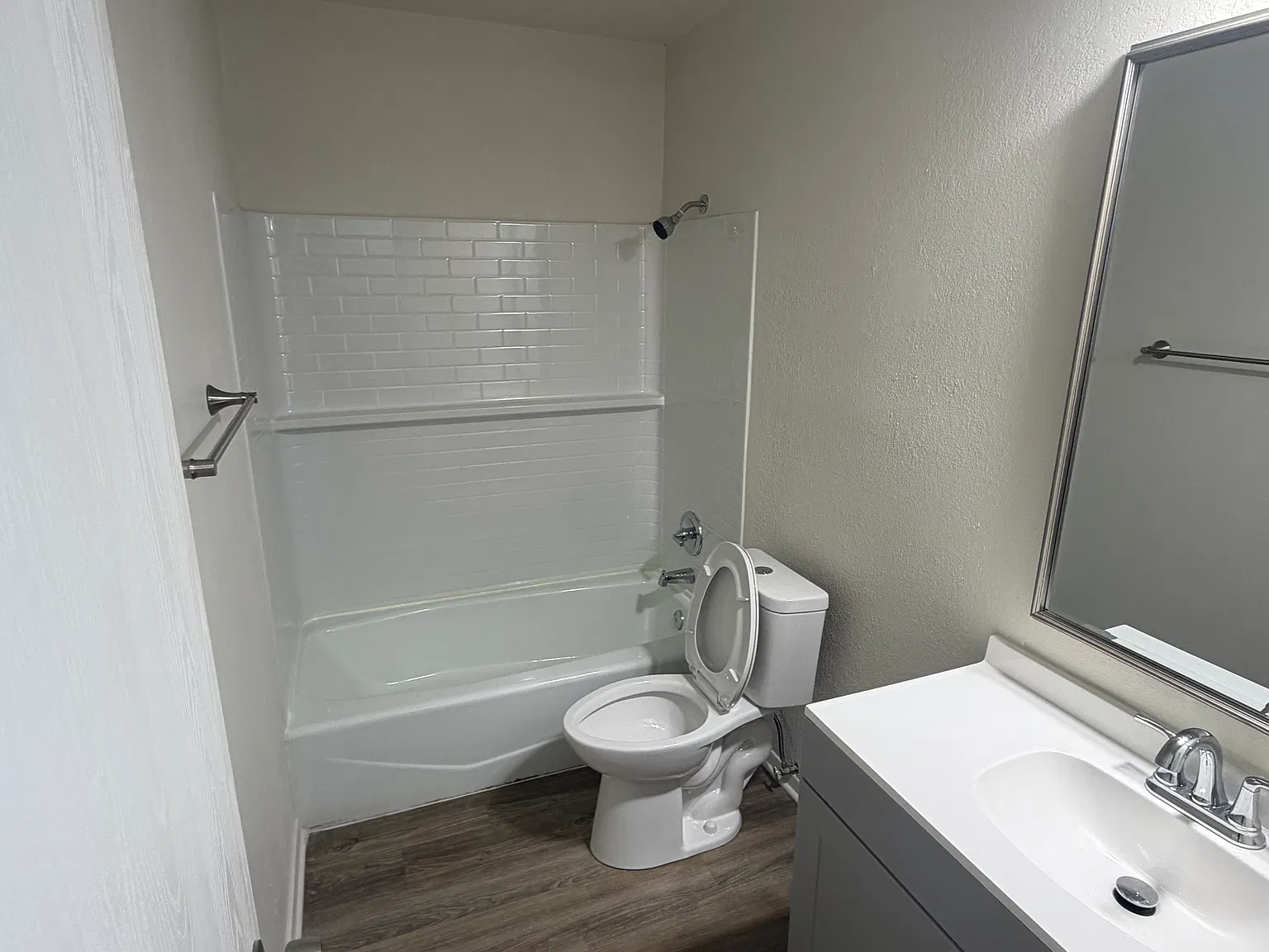2 bed, 1324 sqft, $1,800 — Photo 2