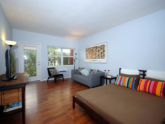 2nd image of 1228 Pennsylvania Ave APT 5