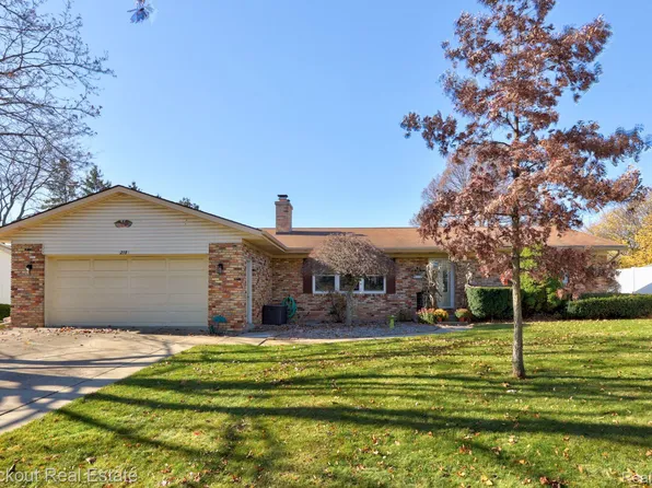 218 Harlan Dr, Frankenmuth, MI 48734