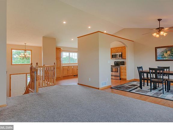4th image of 2409 Topaz St