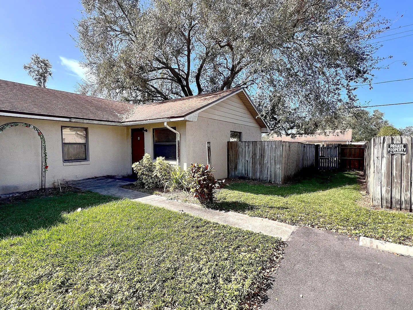 713 Virginia Ave — Photo 2