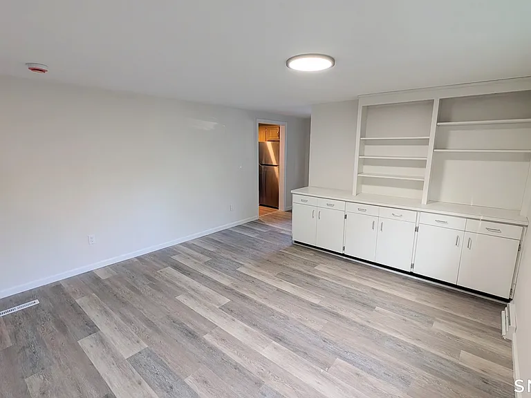 21 Rondy Ln — Photo 4