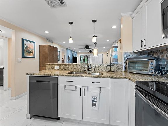 5th image of 4237 Redcliff Pl
