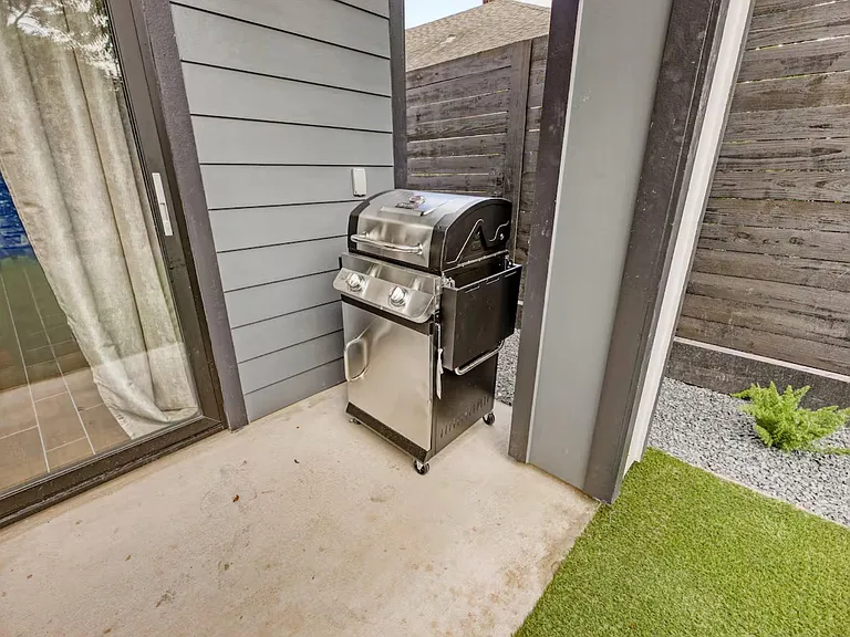 5215 Farmer St — Photo 37