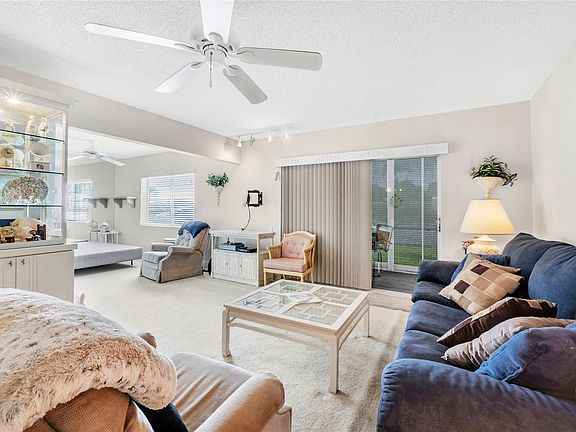 5th image of 2998 Sunrise Lks Drive #115