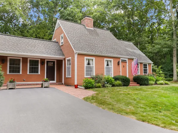 6 Mary Ann Dr, Exeter, RI 02822