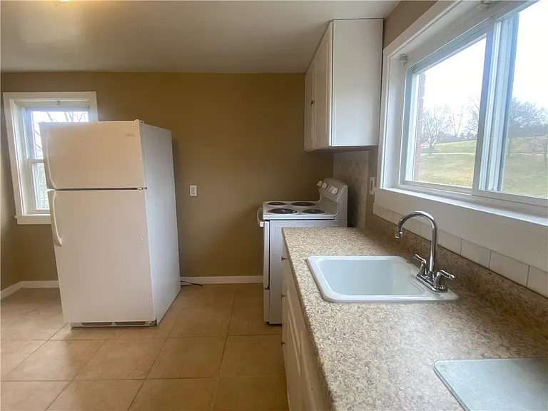 1025 Logan Rd — Photo 10