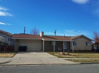 488 Sleepy Hollow Dr, Tooele, UT 84074