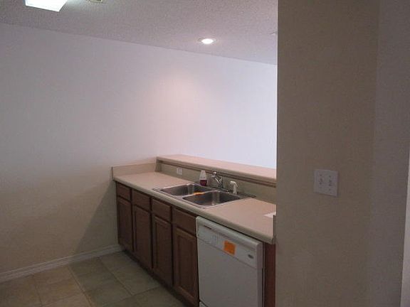 5th image of 110 Jonquil Ave #A